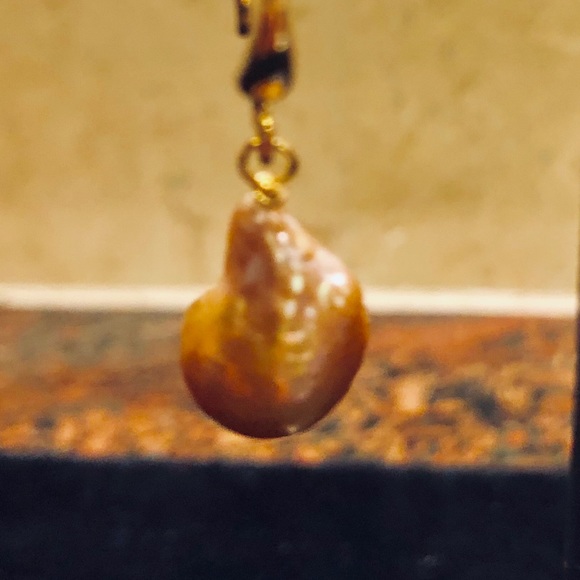 Beautiful Baroque Pink Pearl Earrings - Picture 2 of 4